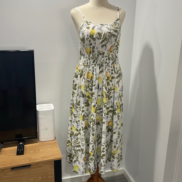 Dresses & Skirts - Shein size 12/14 summer dress lemons